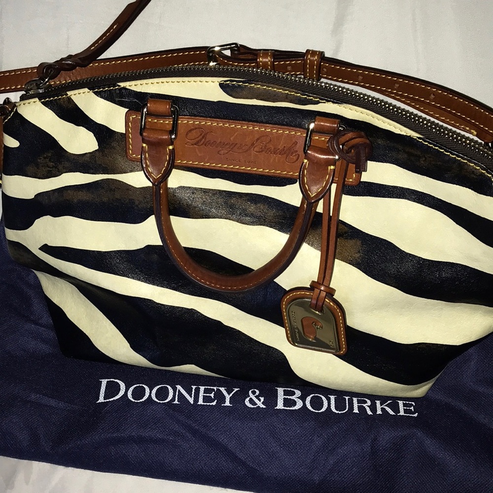 ‼️Dooney & Bourke animal print wallet and purse‼️